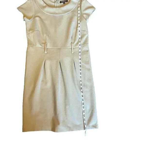Adrienne Vittadini Neutral Sheath Dress Size 10 Beige Short Sleeve Minimalist - Picture 10 of 11